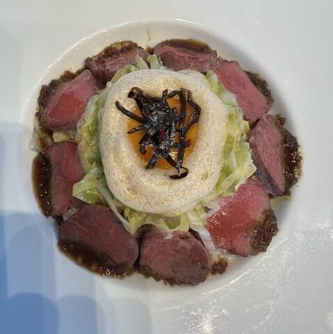 【五感を刺激する】北海道牛の贅沢ロース丼◆特製コンフィ仕立て