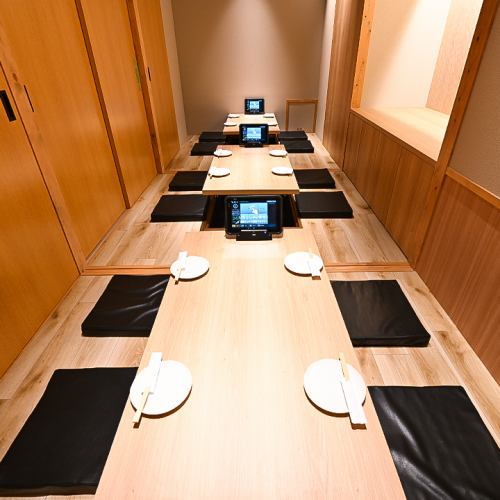 【11人～16人的完全包间（Horigotatsu）】团体也可以包间！从私人酒会到公司宴会等各种场合都可以使用的温馨的高品质摩登日式空间。请花高品质空间中的时间。