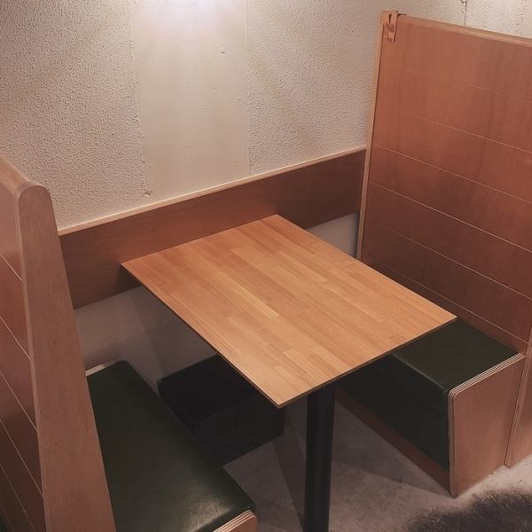 2名様でお寛ぎいただけるBOX席をご用意。