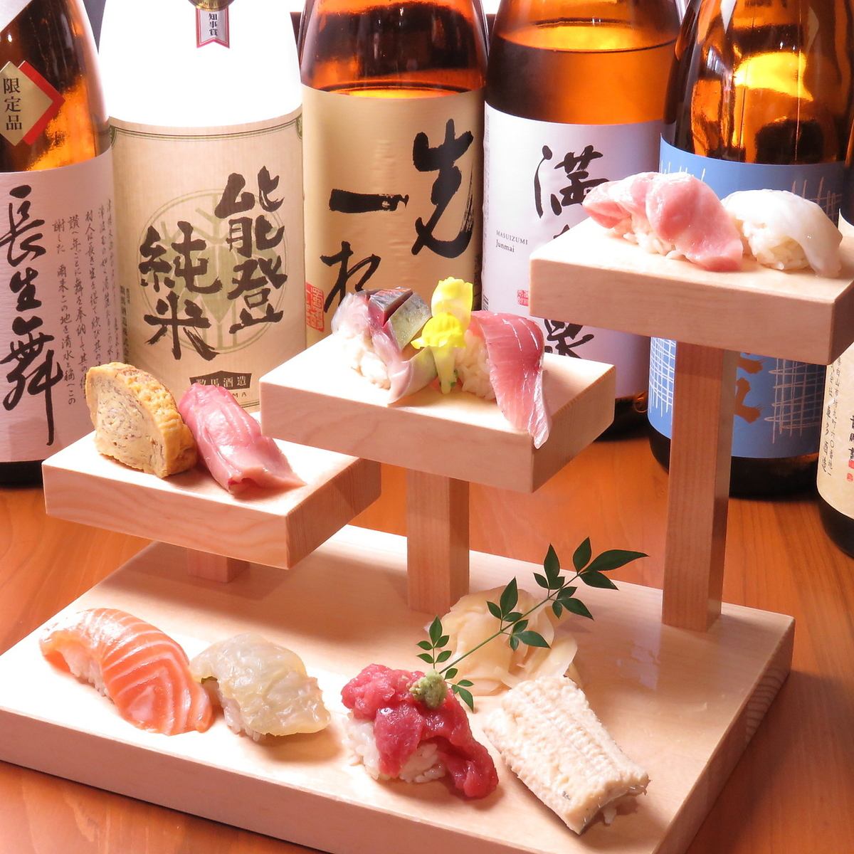 著名的“樓梯壽司”。顏色鮮豔！注意魚的新鮮度和口感的紮實！