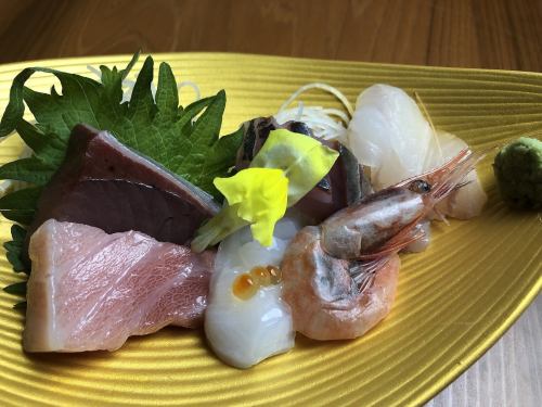 1 serving of sashimi