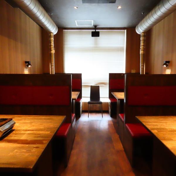 【貸切は25名様～40名様まで◎】清潔感あふれる店内♪ダクト完備で大人数の宴会も受付けております。普段使いや各種ご宴会と様々なシーンでご利用下さい！貸切宴会も大歓迎♪数名での女子会・宴会はもちろん、お店を貸切っての会社宴会・歓送迎会・同窓会…各種承ります！ご利用人数、ご予算などお気軽にお問い合わせ下さい
