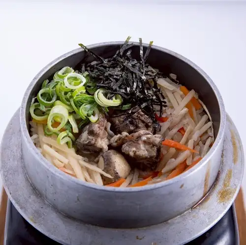 炭香る鶏釜めし