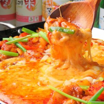 Plenty of pesticide-free organic vegetables [cheese dakgalbi made with 2 types of cheese] included 120 minutes [all you can drink] 7 dishes total 4000 yen (tax included)