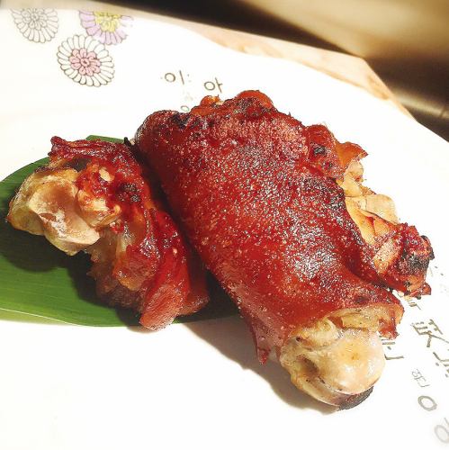 Roasted pork leg garlic charred soy sauce 3 pieces