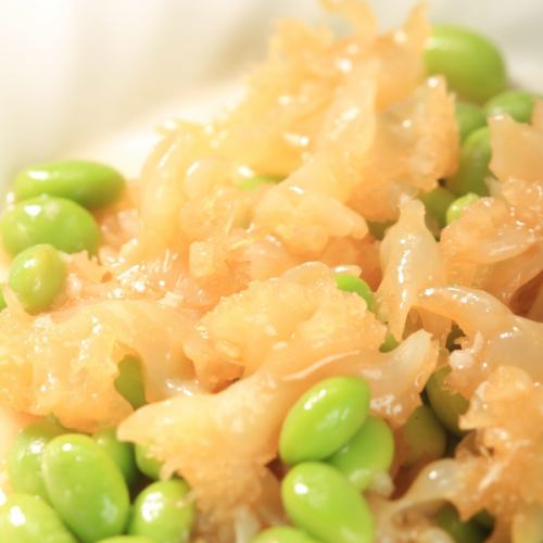 Jellyfish and green soybeans stir-fried with green onions