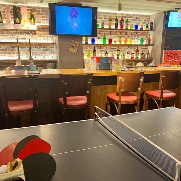 【今日は何して遊ぶ？！】ダーツ、卓球、カラオケ、麻雀（全自動）、ボードゲーム、switch、シーシャなど…遊べるコンテンツが盛りだくさん★お友達と来店して盛り上がる事間違いなし！！深夜3時まで営業しておりますので、お仕事帰りや二軒目利用に最適です◎