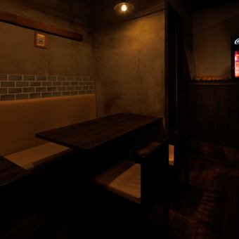 2名様席となります。デートや女子会はもちろん記念日・誕生日などのプライベート飲み会に。