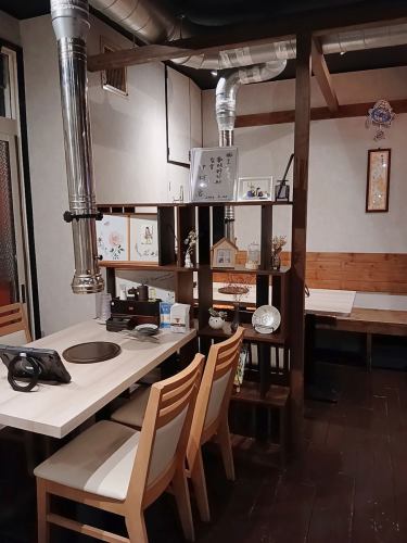 我们接受最多 30 人的私人聚会的预订。它用于举办公司宴会和活动,以及当地居民的聚会和晚会。我们力求灵活地满足有关人数和计划的要求,因此请随时与我们联系。