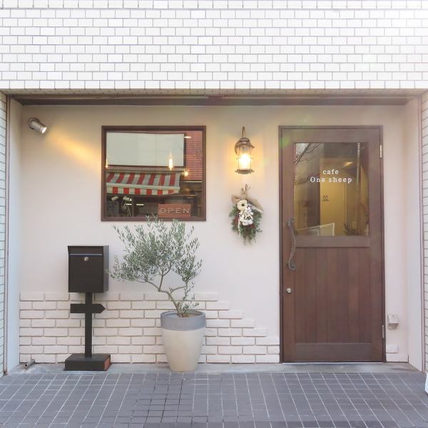 [Station Chika ◎] Good access, about 4 minutes on foot from the south exit of JR Koiwa Station.If you come by bicycle, you can park in front of the store! If you come by car, there is a large coin parking next to the store, so please use it! I'm looking forward to it♪