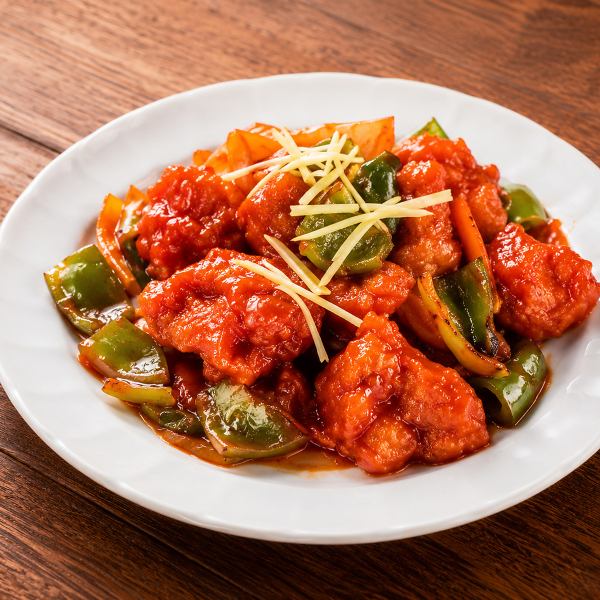 旨辛ソースが食欲を刺激する人気メニューのチキンチリ