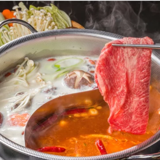 お好きな味を選べる2色鍋!4種の出汁で自分好みの味を堪能。大人数でのご利用にピッタリ!