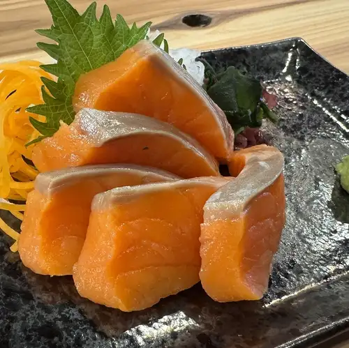 サーモン刺し