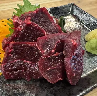 釧路産 クジラ刺し