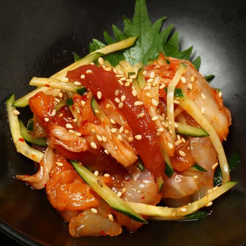 Yukhoe of fresh fish and kimchi
