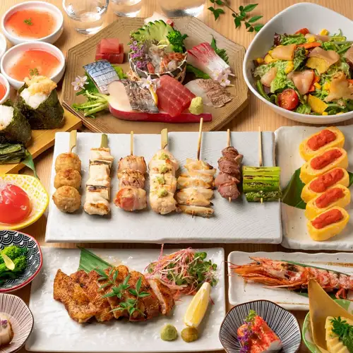 10月1日起:【特选兰花套餐】包含海鲜、名古屋交趾鸡等9道菜+高级畅饮→7000日元
