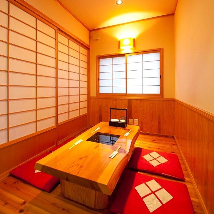 In a private room, you can enjoy kaiseki dishes, blowfish and other dishes that are particular about the ingredients.