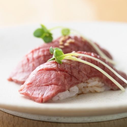 Assortment of 3 types of meat sushi including large fatty tuna for 1,400 JPY (incl. tax)!