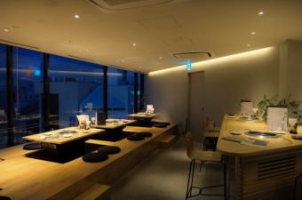 A digging tatami room where you can fully enjoy the night view in Kyoto can hold a banquet for up to 18 people!