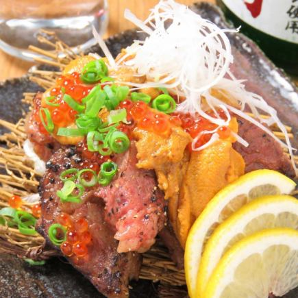 【炭烤牛肉鬆露醬～海膽和鮭魚子～+生魚片3種】等9道菜品+120分鐘無限暢飲套餐5,000日元（含稅）