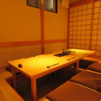 There are 4 people in the second floor × 3.It can be used as a private room that can accommodate 2 to 12 people.