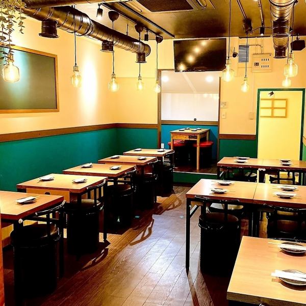 少し照明を落とした店内は雰囲気も落ち着いていてのんびりまったり過ごすことができます。またカップルでのデートなど大切な人との時間をやさしく演出してくれます。ぜひご来店をお待ちしております♪の内容に応じたスタイルをご提案させていただきます。