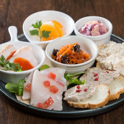 前菜盛り合わせ