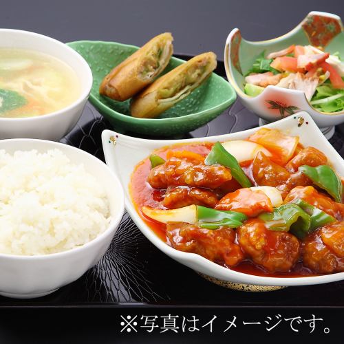 Great lunch ★ We offer a variety of weekly lunches and sets ♪
