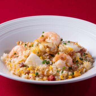 ランチタイム【ぐるナイメニュー】XO海鮮炒飯＋点心4種盛り合わせ＋杏仁豆腐・コーヒー付