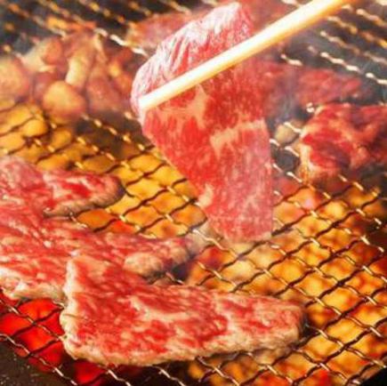 【仅限晚餐♪】Tomoro Jr. 8道菜式小套餐，包含牛臀肉和牛肋排，售价2500日元（含税）