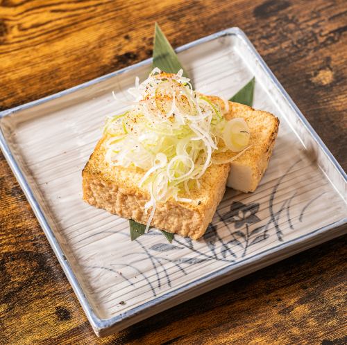 ネギ盛り焼き厚揚げ