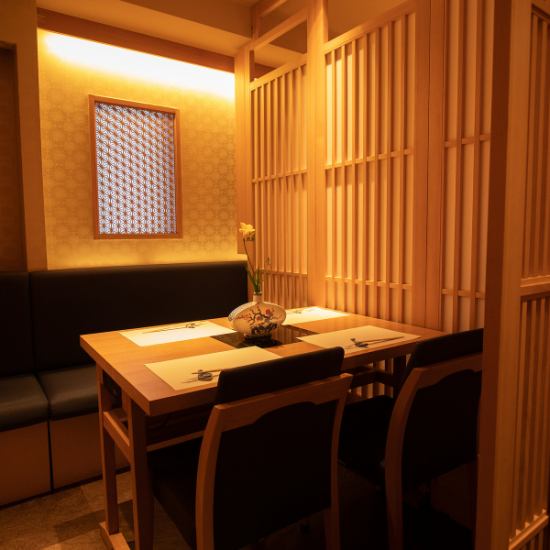 Completely private rooms separated by lattice doors.Perfect for celebrating dates and anniversaries♪