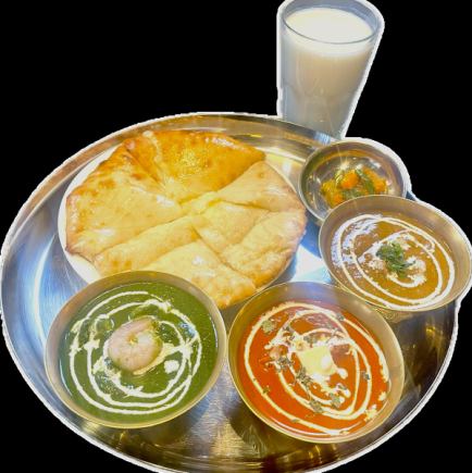 트리플 치즈난 (코스) 2300 엔 (세금 포함) 음료 (러시 포함)