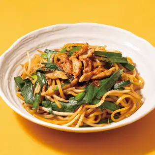 Pork belly and chives stir-fried noodles with shichimi spicy miso