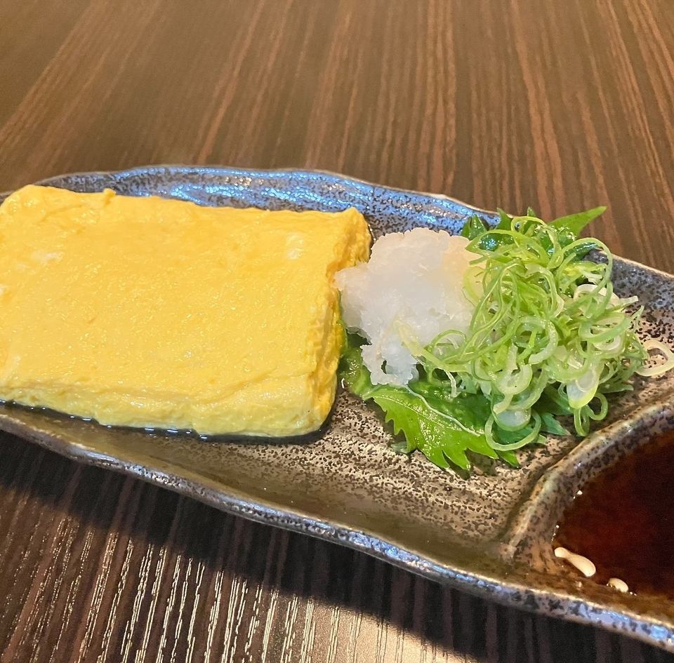 焼き鳥、定番のだし巻き、唐揚げ、釜飯まで豊富なメニューの数々