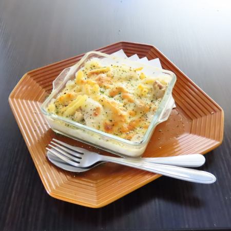 マカロニグラタン
