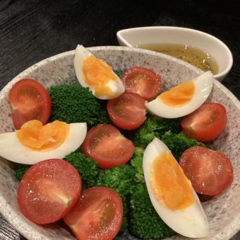 ブロッコリーと卵のフレンチサラダ