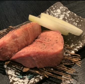 厚切特级牛舌套餐（含120分钟无限畅饮）仅需6600日元（含税）