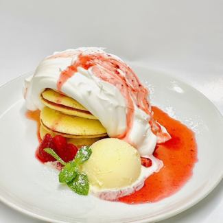 幸せ感じるパンケーキ～ストロベリーソース～