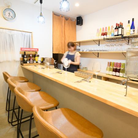 【カウンタ― 全4席】お一人様もお気軽にご来店ください。