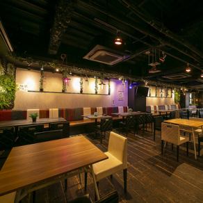 人数に応じてパーテーションで仕切ることができます。