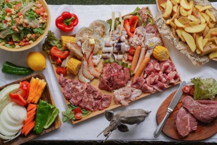 【2H飲放付◆海鮮付きBBQコース】心斎橋テラス空間で大満足バーベキュー◎肉7種に海老やホタテも