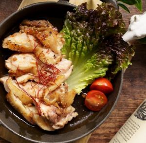 Seared Satsuma Chirandori chicken thigh with aromatic sauce