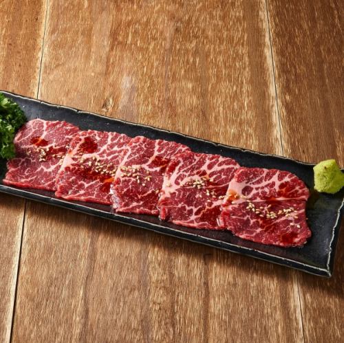 還可以品嚐牛內臟、小排骨、裡肌肉、牛舌！