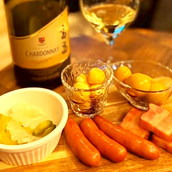 【薫製盛り合わせ】材料に合わせて薫製チップを変える、こだわりの一品料理◎《1650円(税込)》