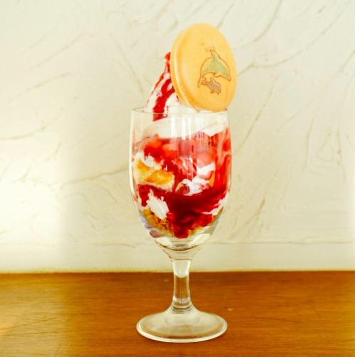 ドルフィン最中付　ストロベリーパフェ