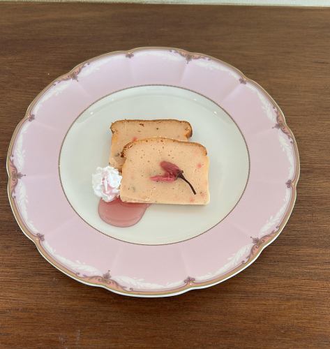 春のおすすめ　桜薫テリーヌケーキ