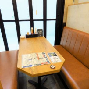 カフェ利用はもちろん、お酒やお食事も楽しめます！ご家族・ご友人とご一緒にお立ち寄りくださいませ！