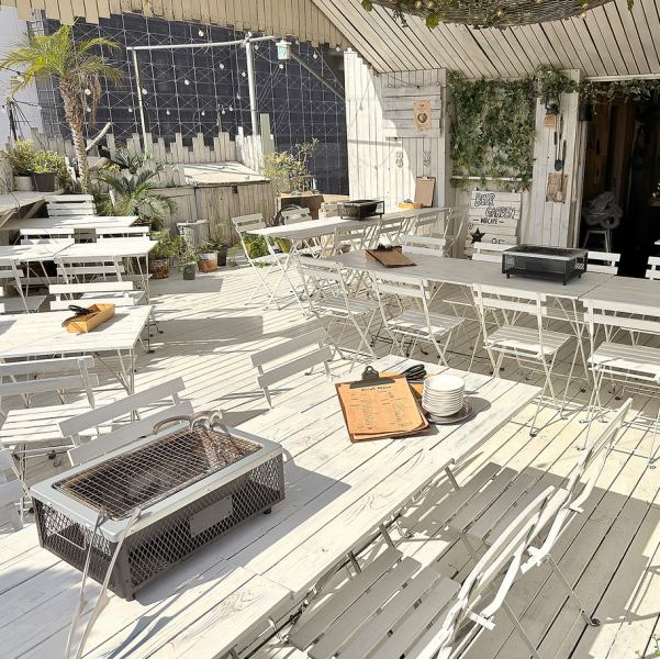 日暮里駅前のお洒落なビアガーデン！！４月より予約承っております！！解放感抜群のテラス席は平日25名様～土日祝30名～貸切OK!!最大40名様迄可能♪6000円～BBQが可能です！