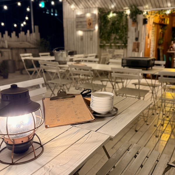 日暮里駅前のお洒落なカフェ・ダイニング♪スタイリッシュでボタニカルな店内となっております。お気軽にご来店下さい。誕生日会、女子会に最適です◎SNSにアップするお写真もバッチリ撮影いたします☆〈日暮里 女子会 誕生日会 〉